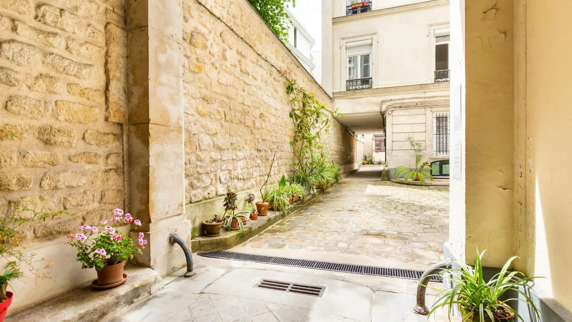 Le Confidentiel - Quai De Seine Apartment Paris France